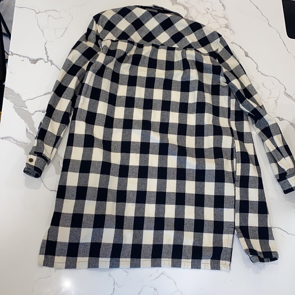 Plaid Flannel with Pockets - Picture 3 of 3